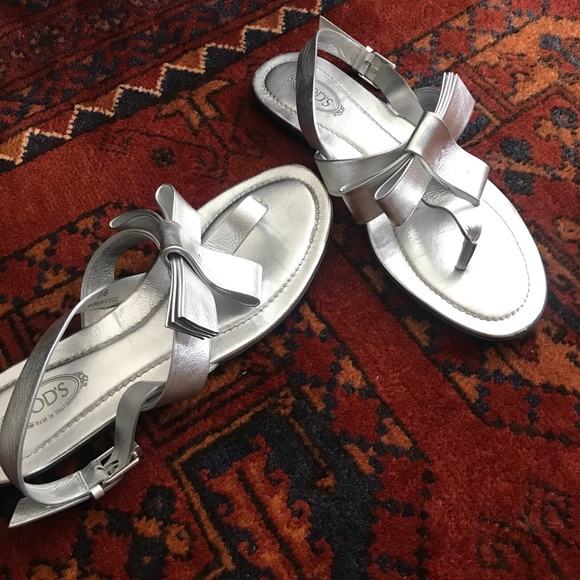 Tod’s silver flats - Picture 1 of 5